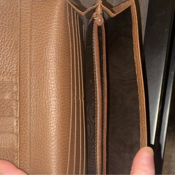 💰⬇️ GUCCI 
Pre-Loved Beige GG Canvas Flap Continental Wallet 💕 - Picture 9 of 16